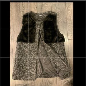 Fab’rik fur shoulder vest